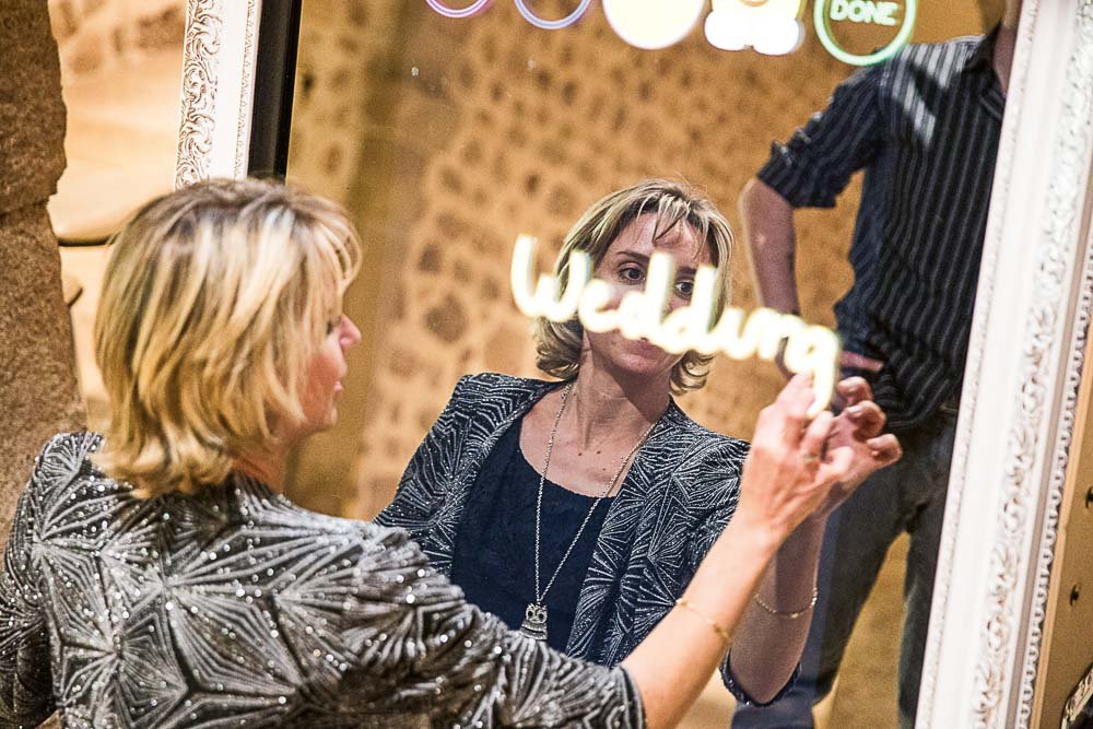 Location Photobooth Miroir Magic à Fréjus pour votre mariage 1 Miroir Fréjus